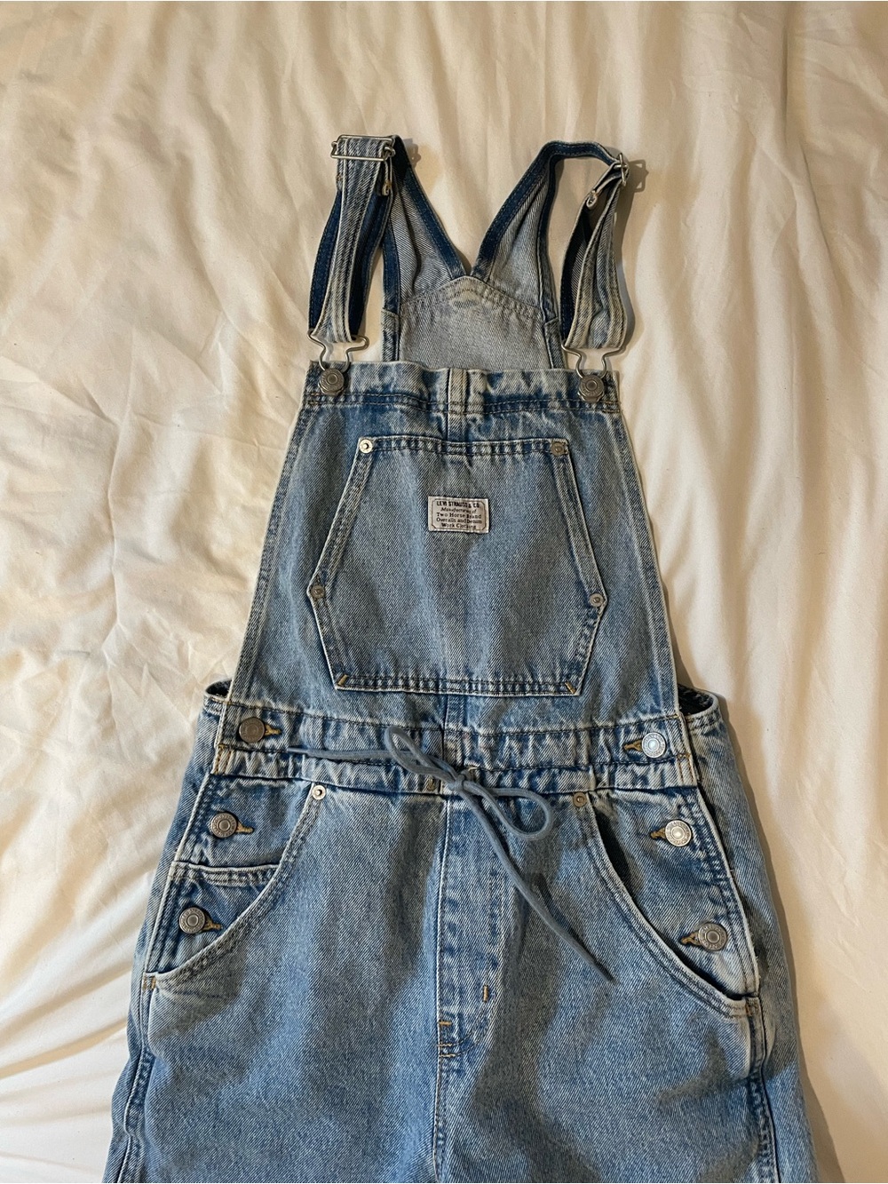 Levi’s Apron Front Tie Waist Wide Leg light wash overalls XS Short